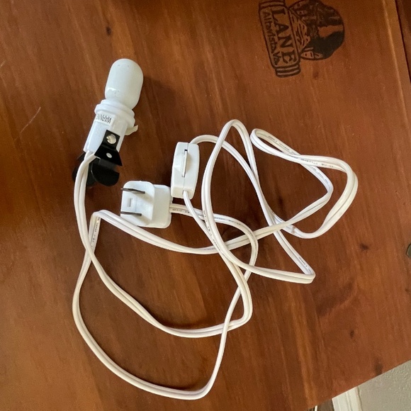 Vintage Americana Porcelain Collectable Village Lighted Schoolhouse - Picture 10 of 13